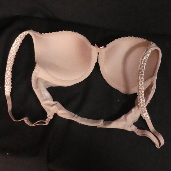 VICTORIA'S SECRET - Body By Victoria Perfect Shape | 32C | Beige Lace Detail Bra - Picture 2 of 10